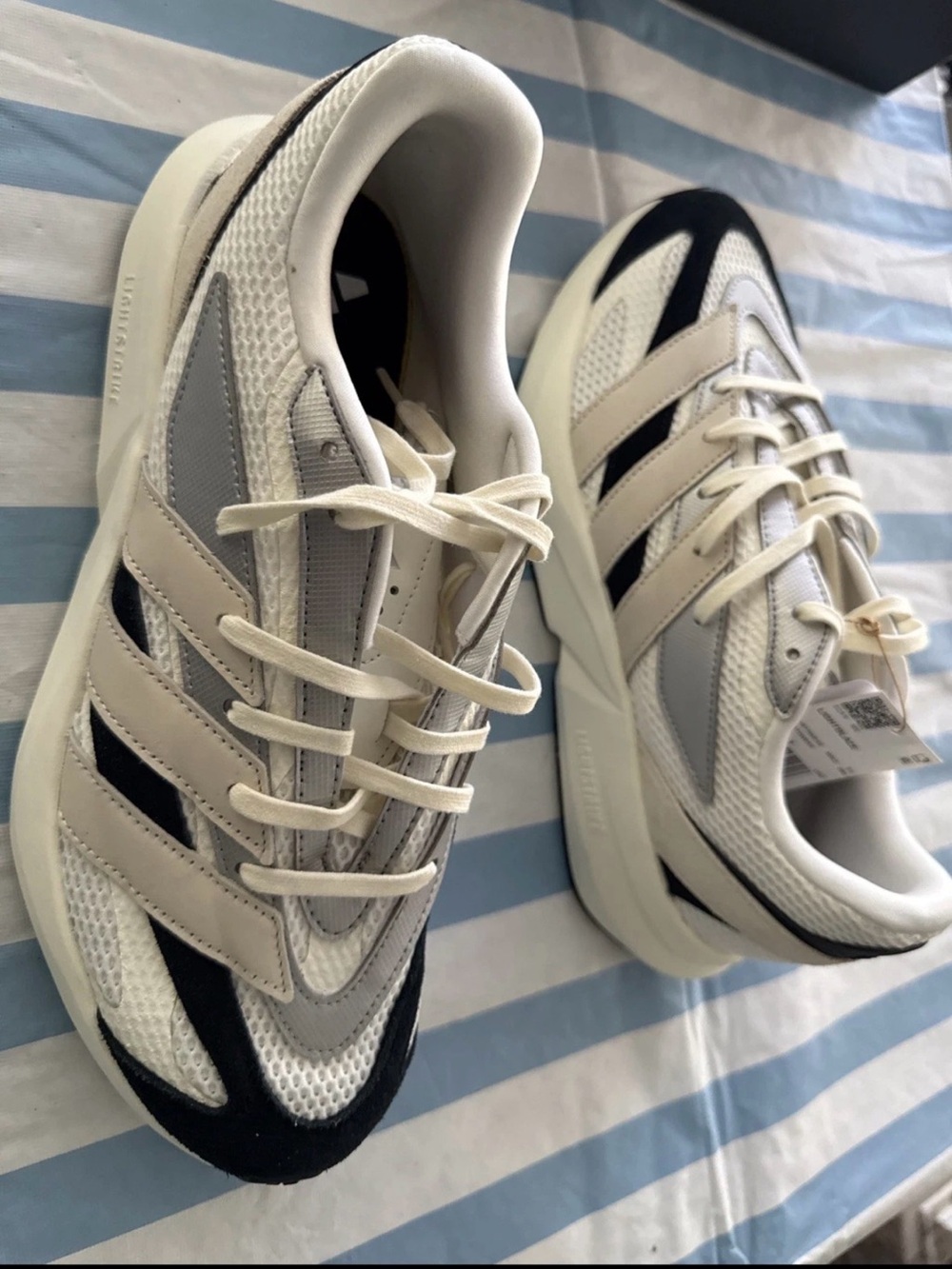 adidas Lightblaze Crystal White Silver Metallic Men Size 10 / Women 11